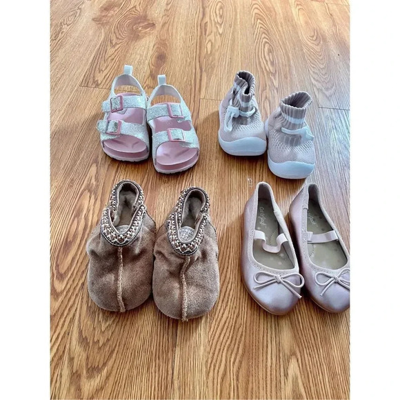Babygirl shoe bundle Baby Uggs Size 2/3 Glitter sandals size 4 Cat & jack p - Picture 1 of 11